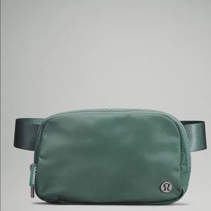 NWT Lululemon Everywhere Belt Bag- Teal